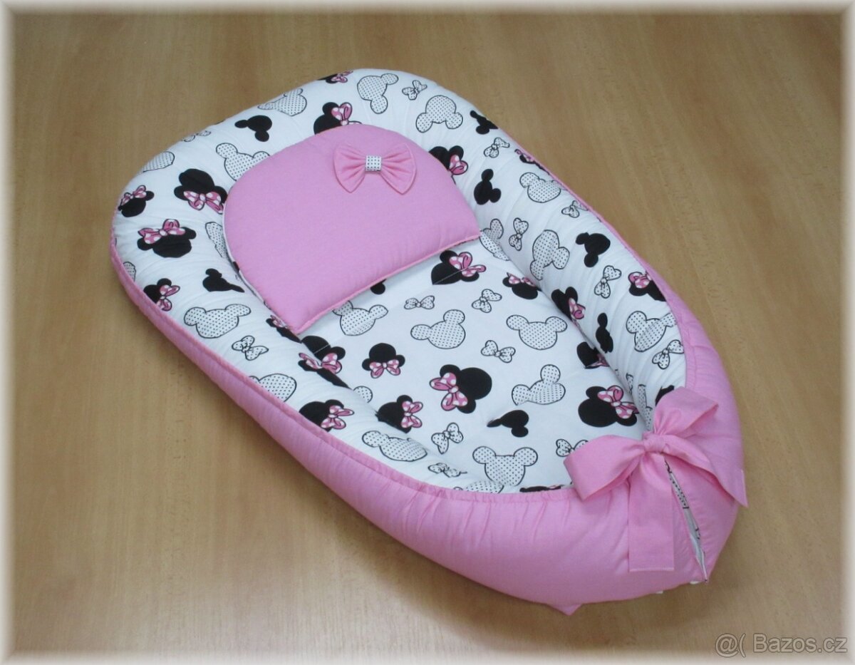 Růžové hnízdečko pro miminko s polštářkem a mašlí - 2