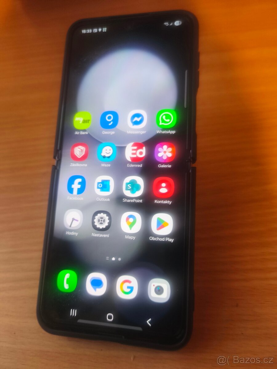 Prodám, vyměním mobilní telefon Zn. Samsung Galaxy Z Flip 5 - 2