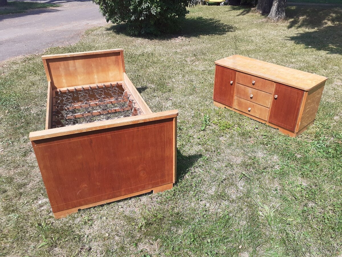 Postel, skříně... - 2