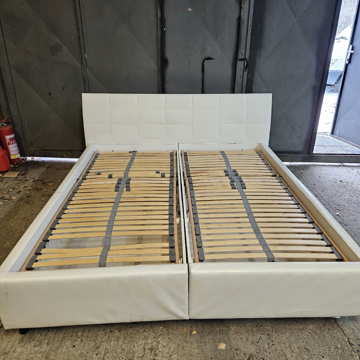 Prodám zachovalou postel 180x200 - 2