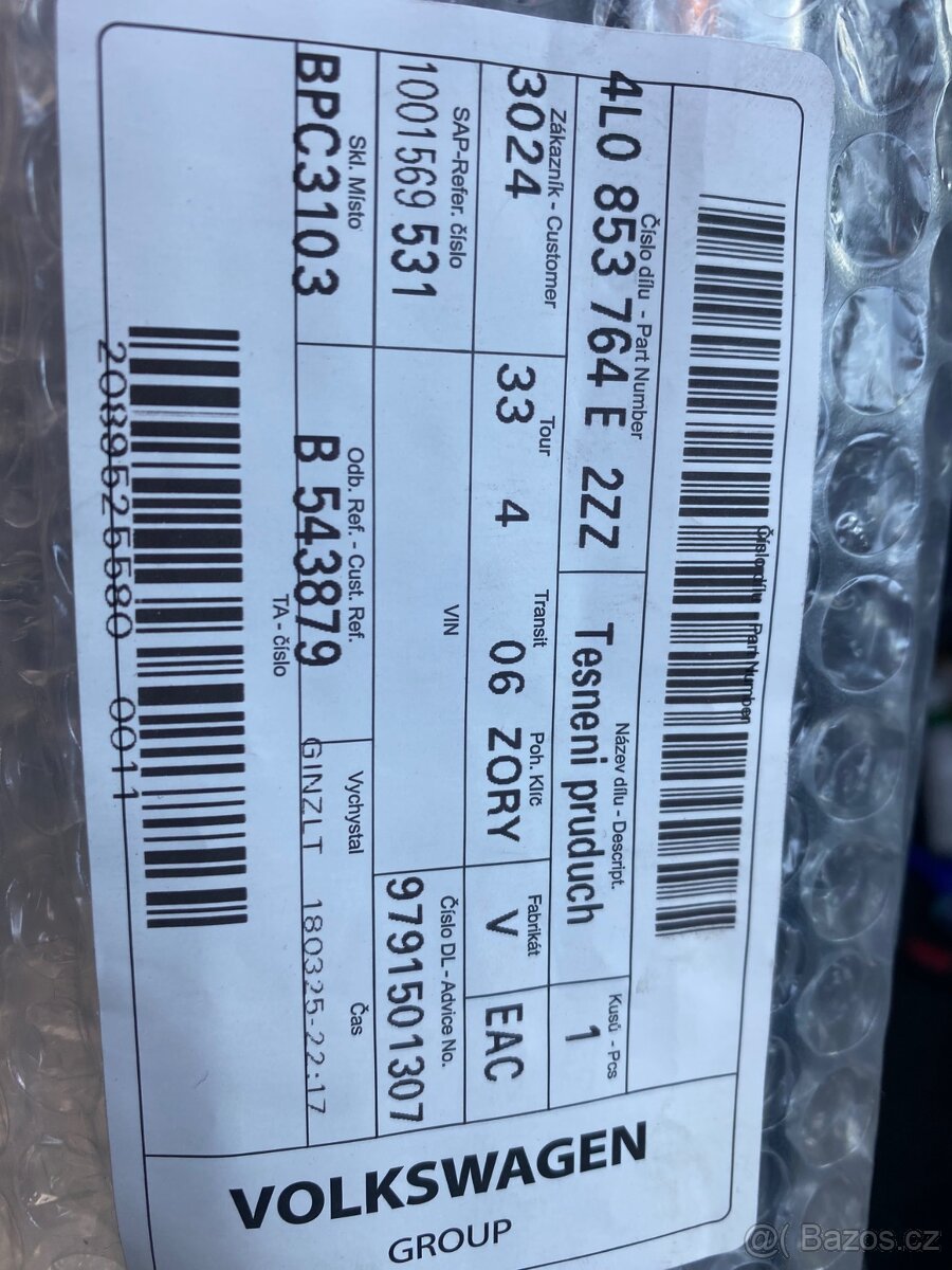 Lišta na AUDI Q7 4L0853764E 2ZZ - 2