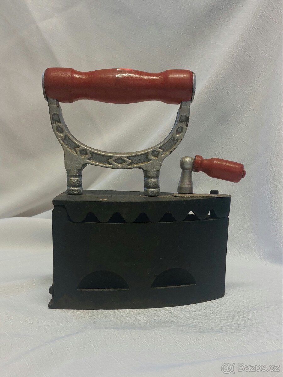 Starožitná žehlička - 2