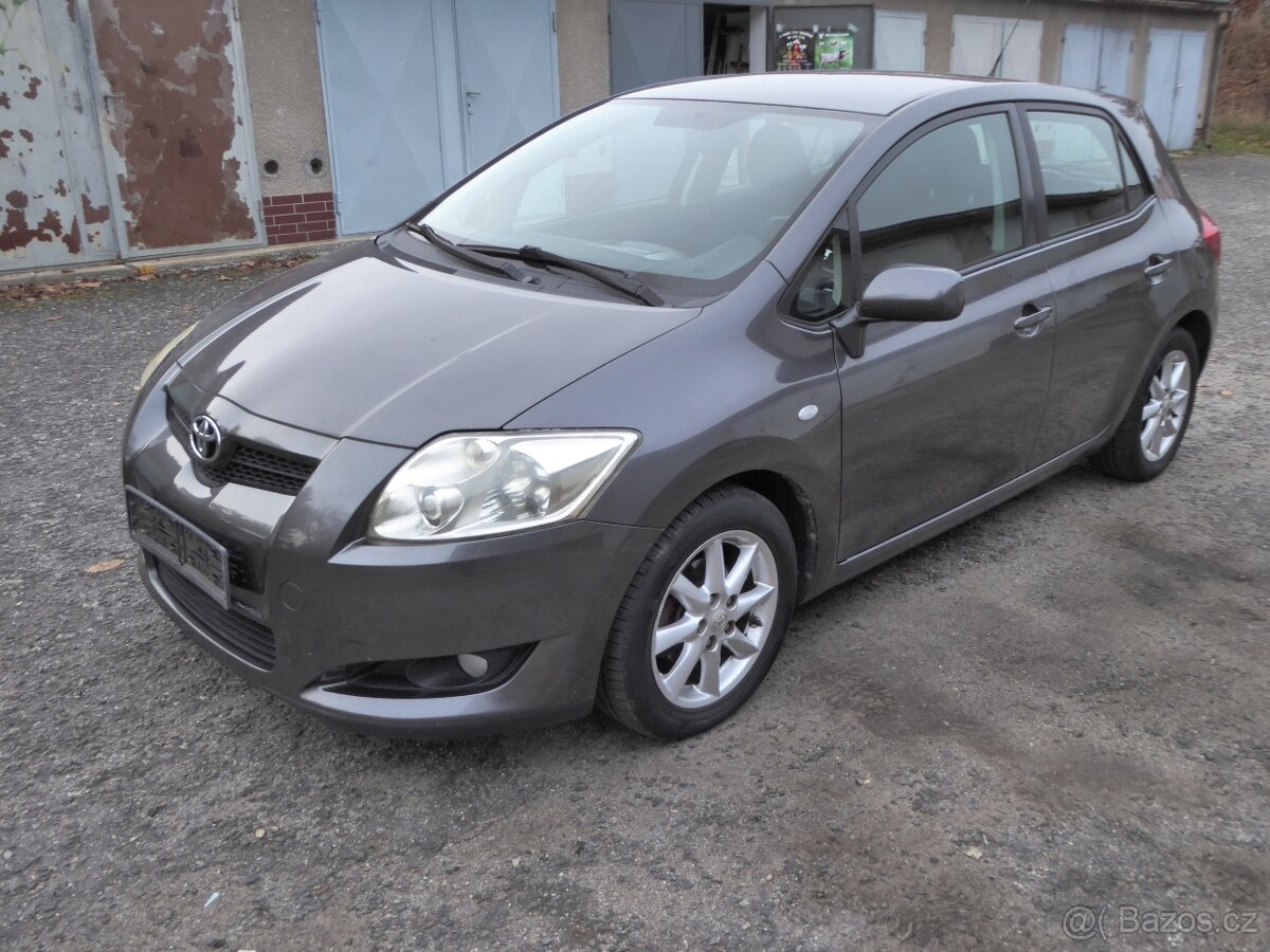 Toyota Auris 1,4 D-4D - 2