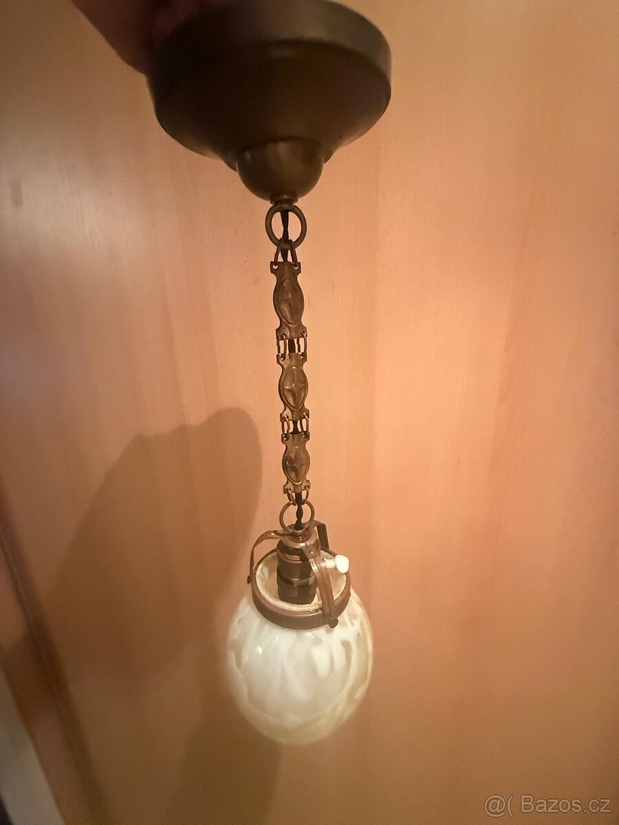 Závěsná elektrifikovaná lampa s mléčným skleněným stínidlem - 2