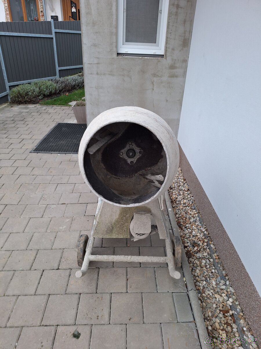 Stavební míchačka - 2