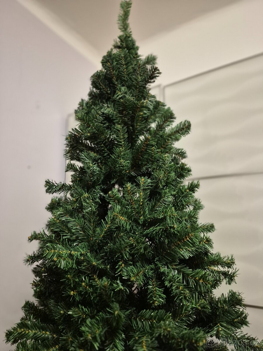 Nový umělý vánoční stromek, 240 cm - 2