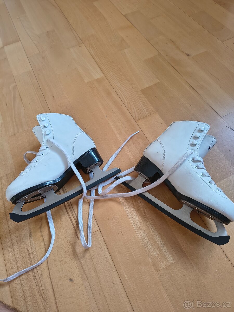Dívčí brusle vel 33/34 - 2