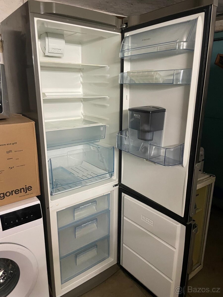 Ledničky, mrazáky, myčky,pračky, sušičky, mikrovlnky - 2