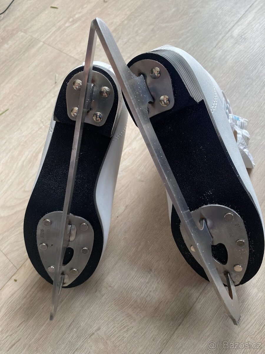 dívčí lední brusle vel. 35 - 2