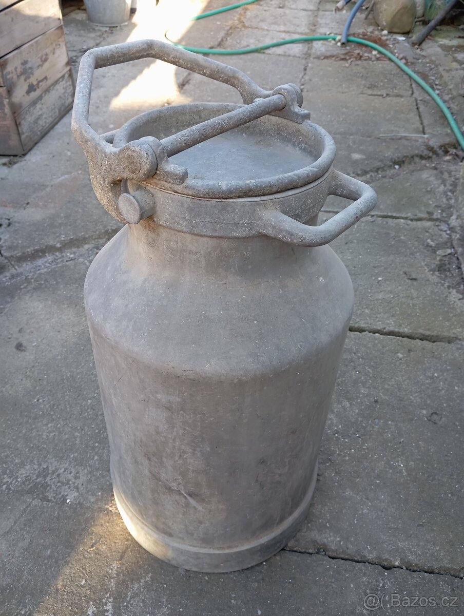 Hliníková konev na mléko - 2