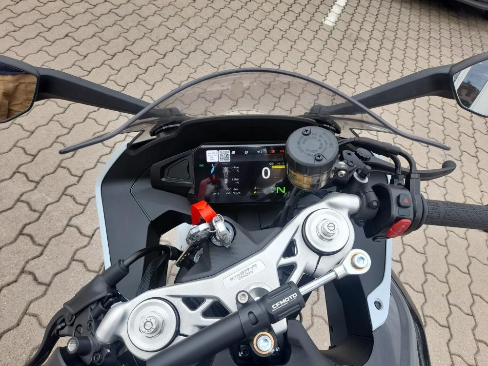 CFMOTO 675SR-R - 2