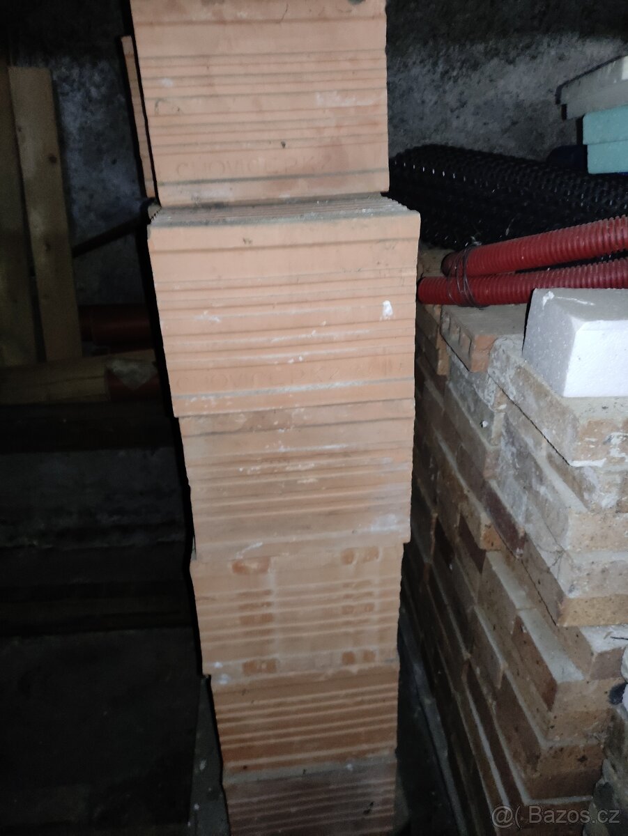 KOMÍNOVÁ TVAROVKA UDÍRNA - 2