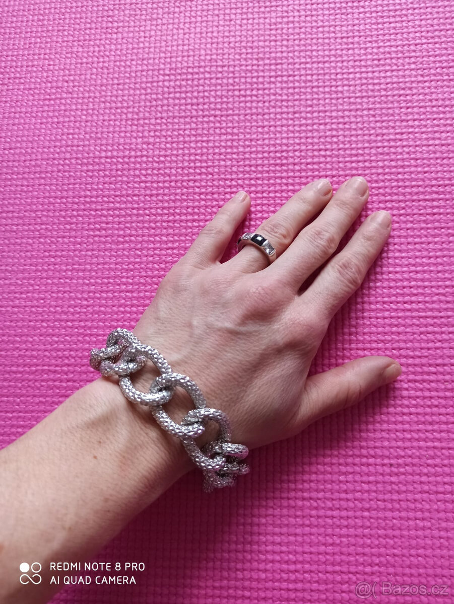 Krásný masivní náramek - 2