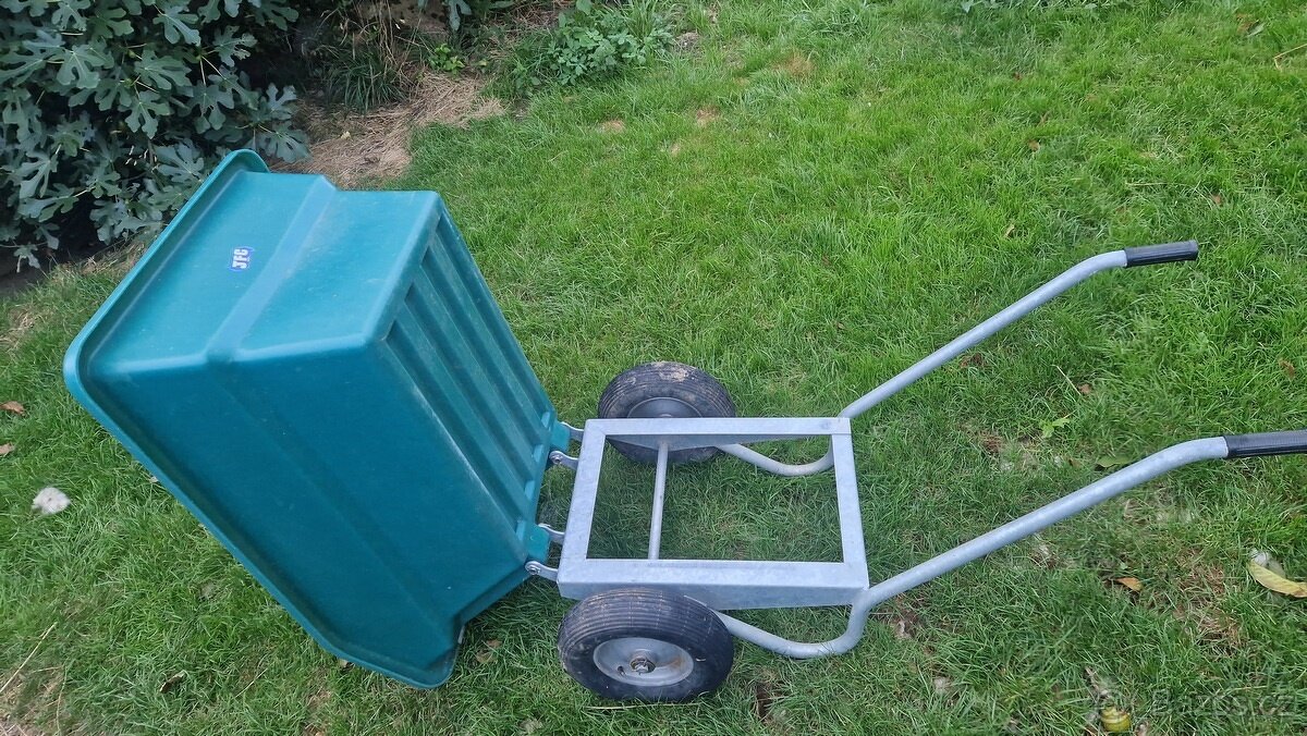 Výklopný dvoukolový vozík 250l v hodný do stájí - 2