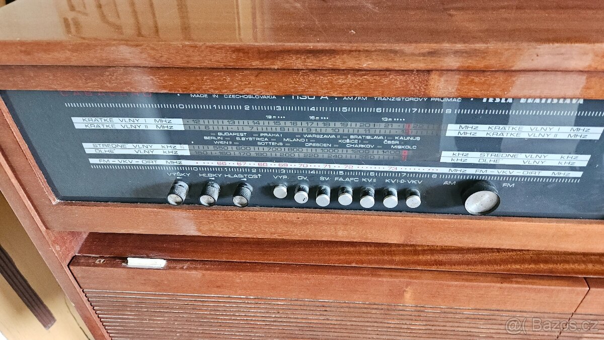 PRODÁM STARÉ RÁDIO S GRAMOFONEM - 2