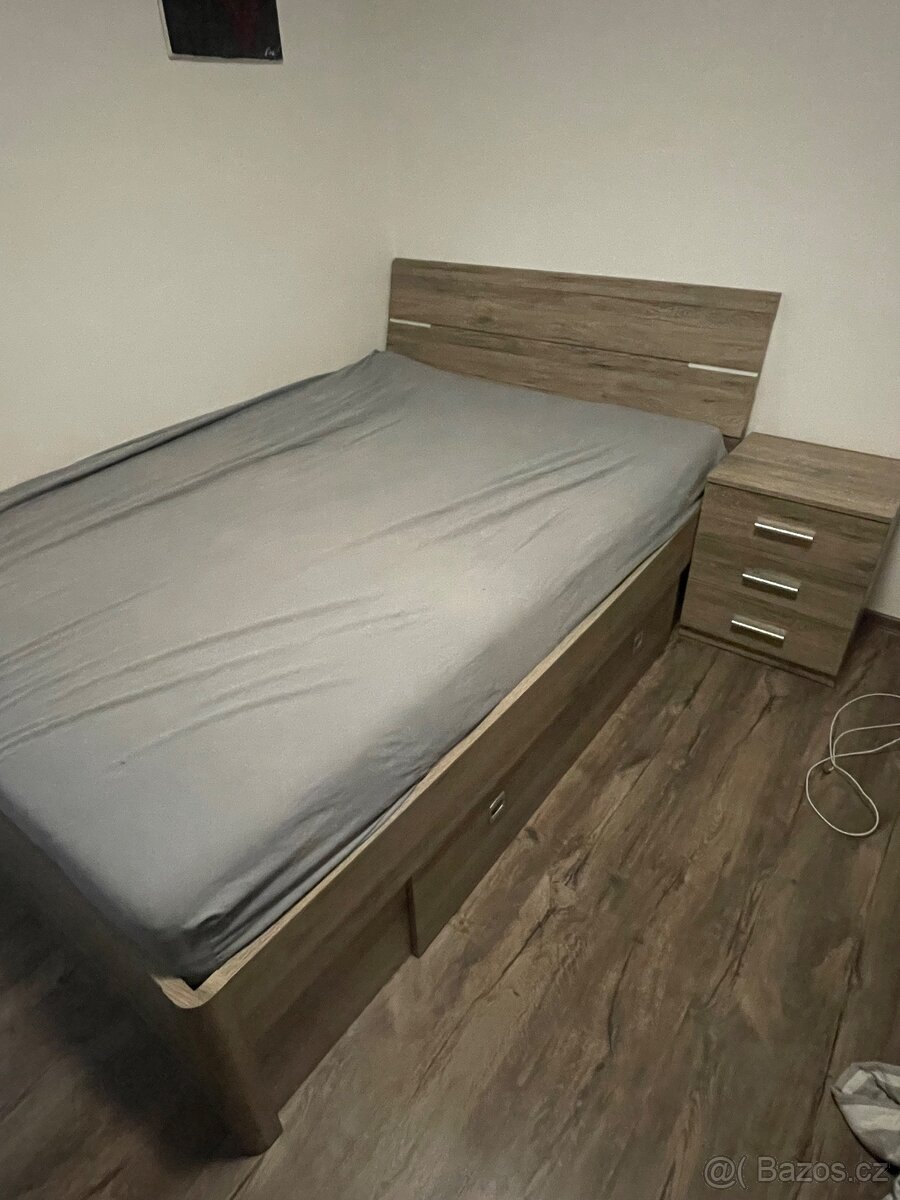 postel, rošt a matrace, noční stolek - 2