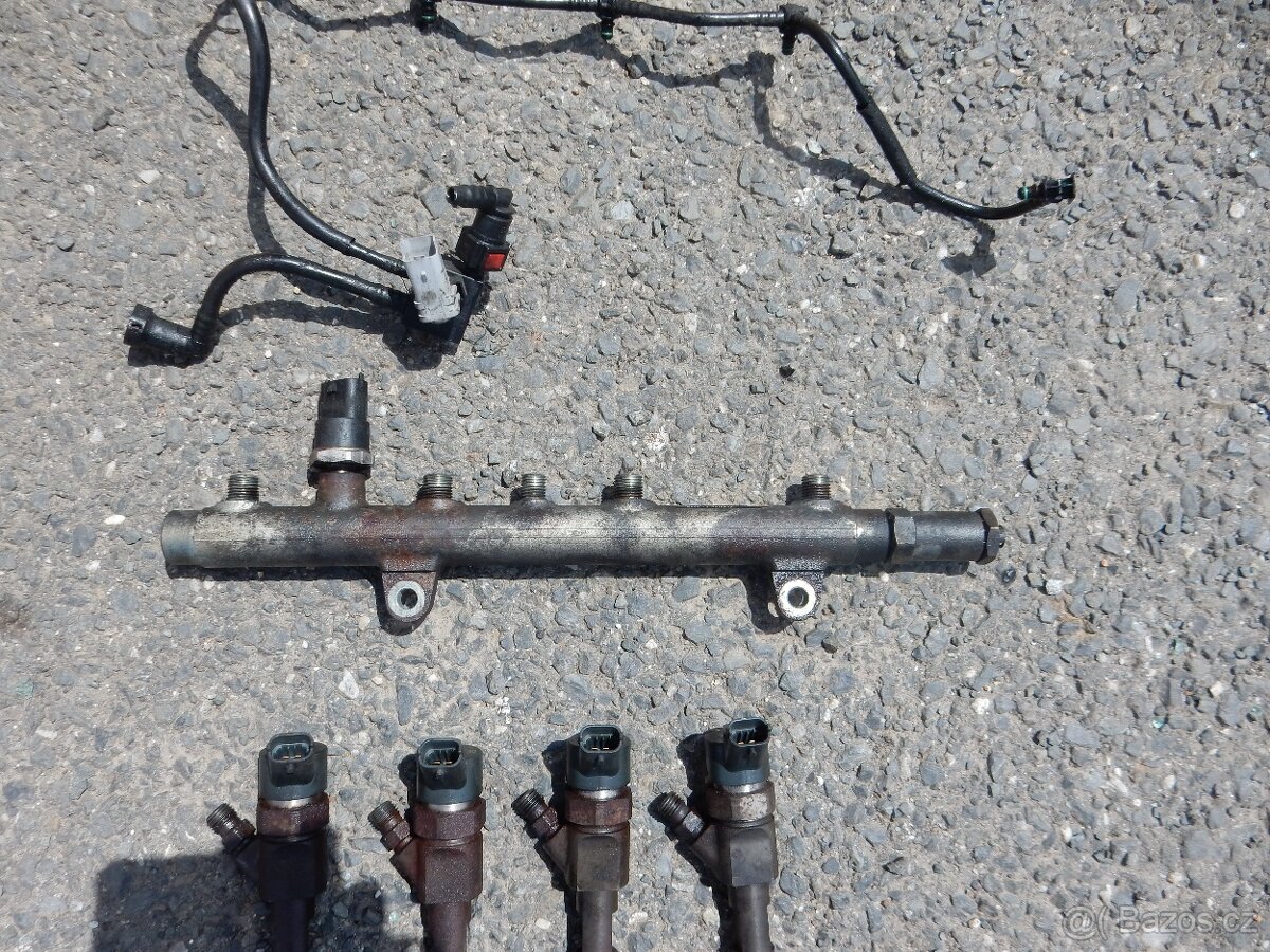 Lišta a přepady vstřiků Megane II 1.9DCI 88kw - 2