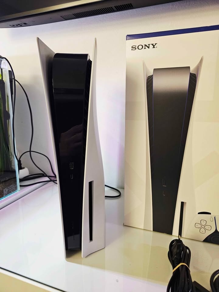 PlayStation 5 s mechanikou - 2