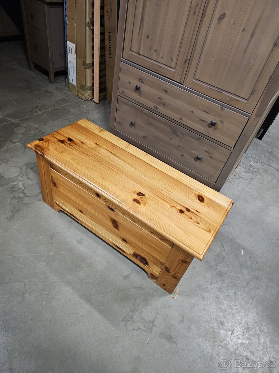 Dřevěná truhla - 2