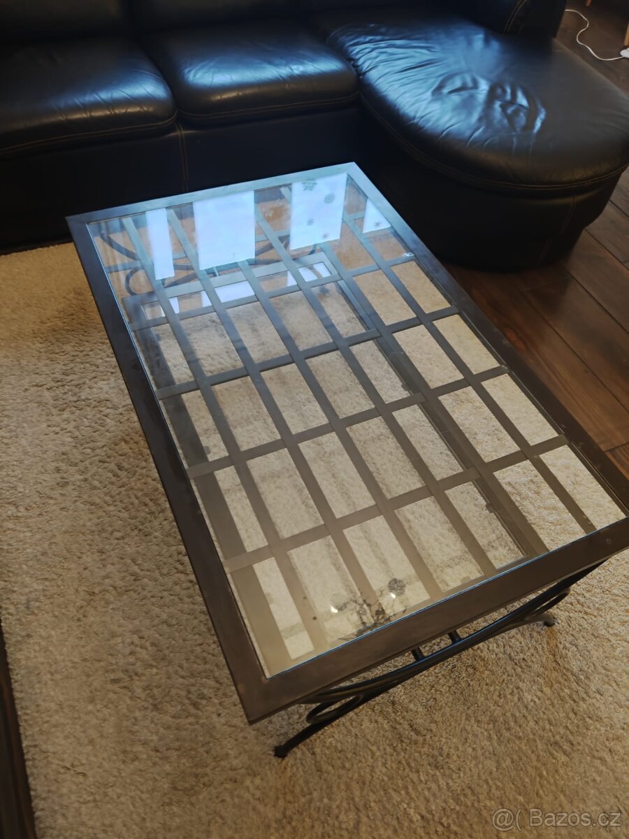 Konferenční stolek - 2