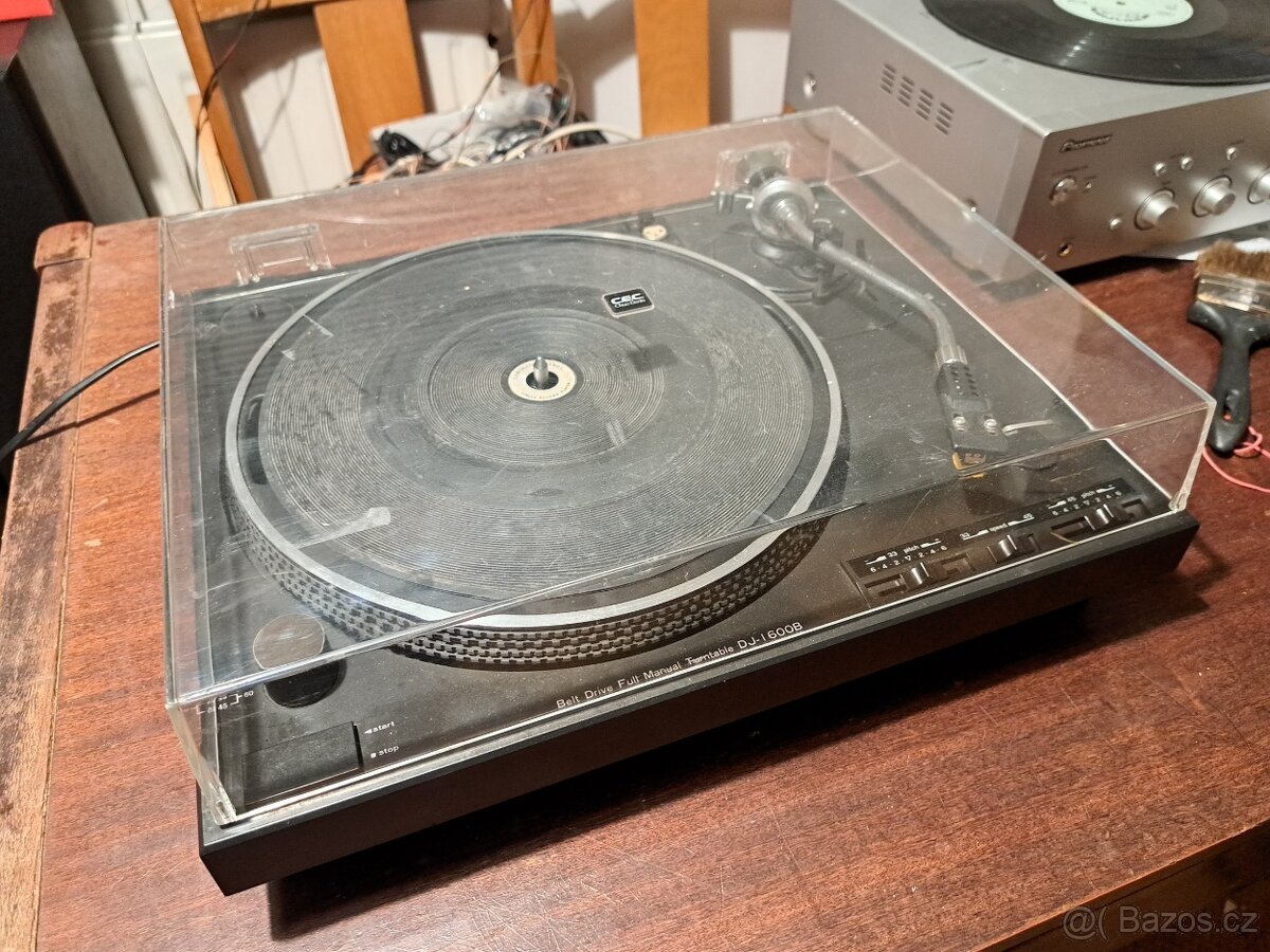 Gramofon DJ-I600B plně funkční. - 2