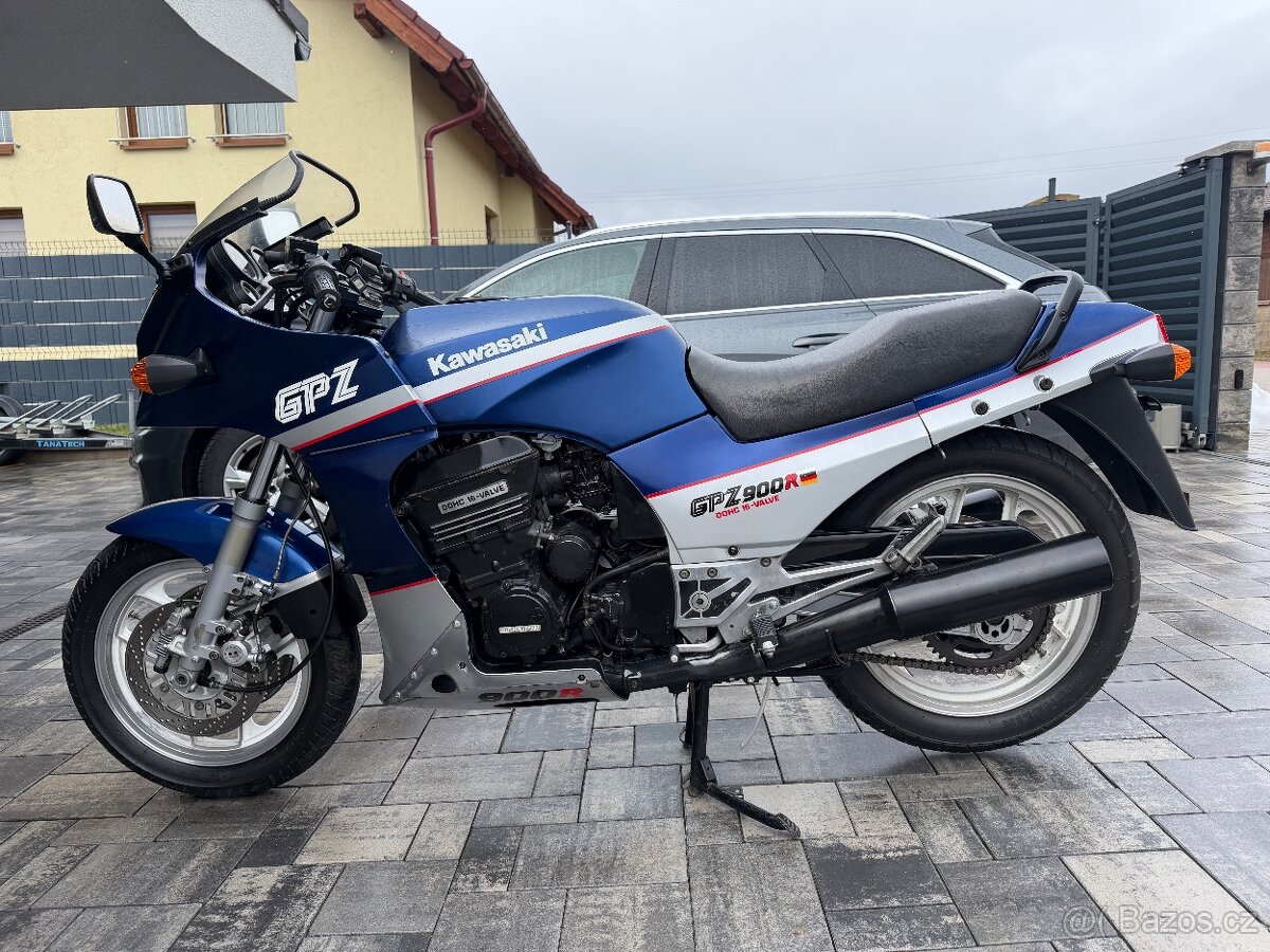 Kawasaki Gpz 900 - 2