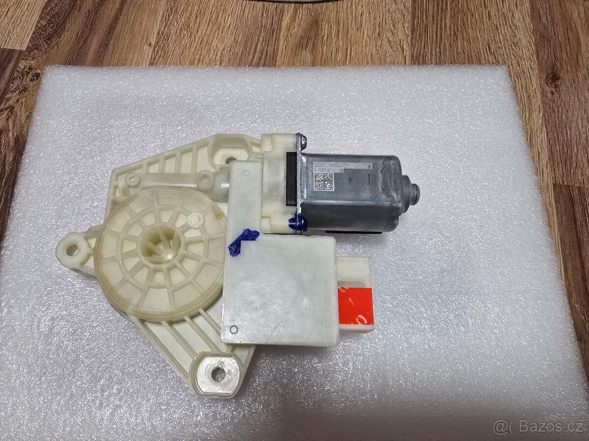 MOTOREK STAHOVANI OKNA 5Q4959812E - 2