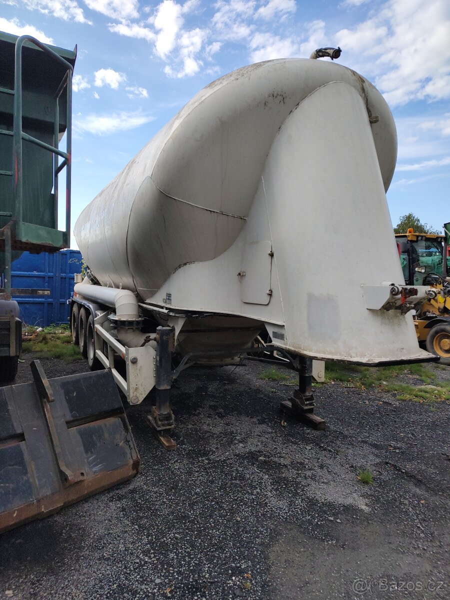 Cisternu na návoz kejdy a digestátu Spitzer silo - 2