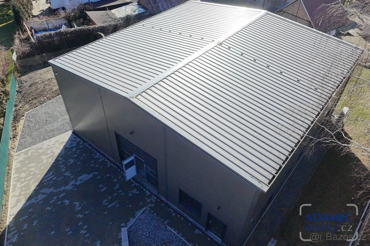 Hala s kancelářemi, novostavba. - 2