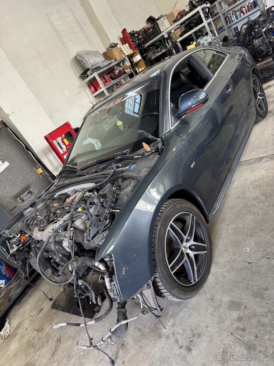 Audi a5 3.0 Tdi quattro díly - 2
