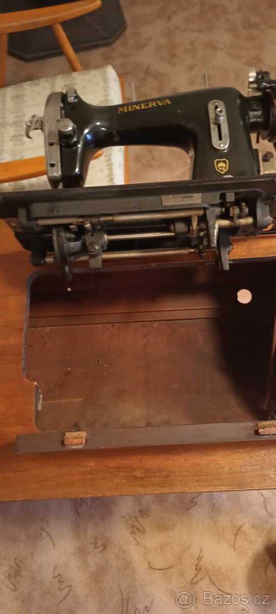 Šicí stroj - 2