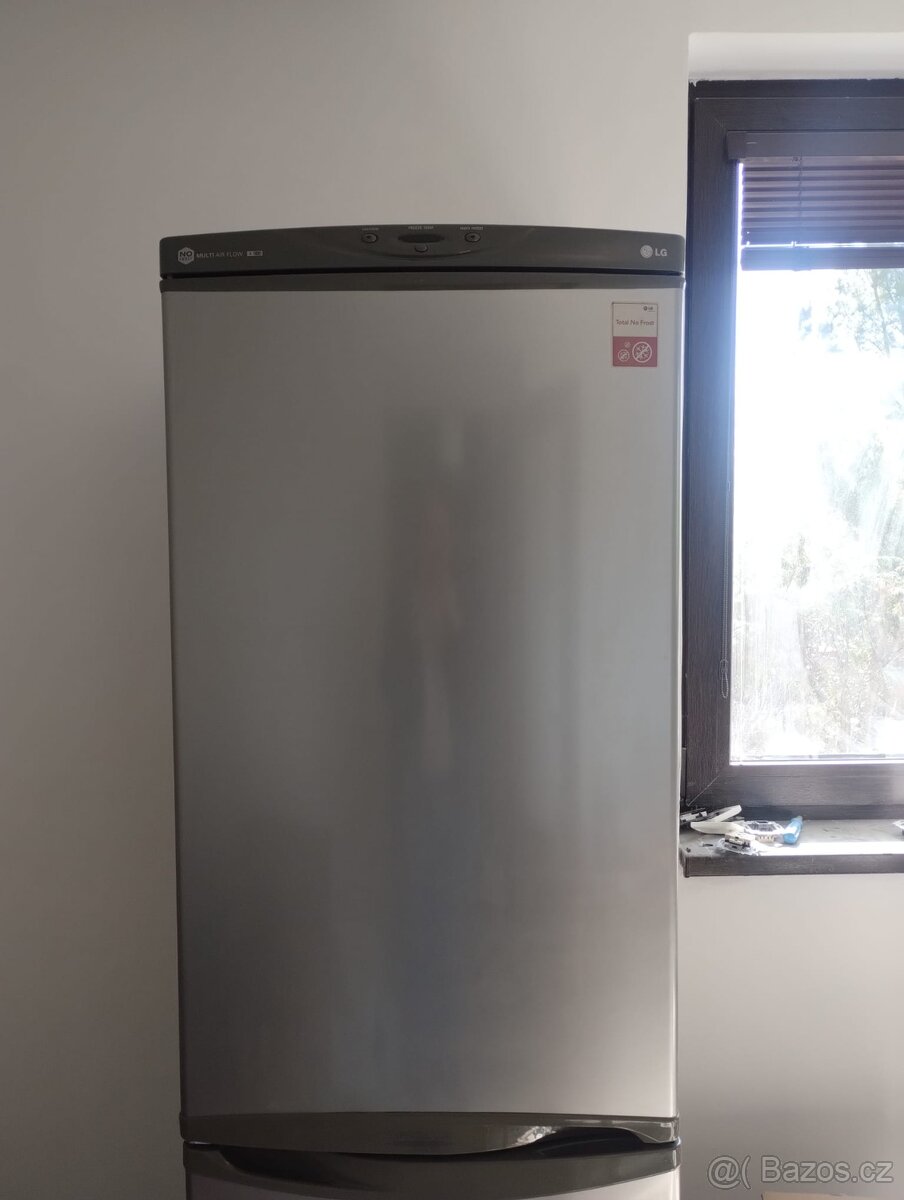 Lednice s mrazákem LG - 2
