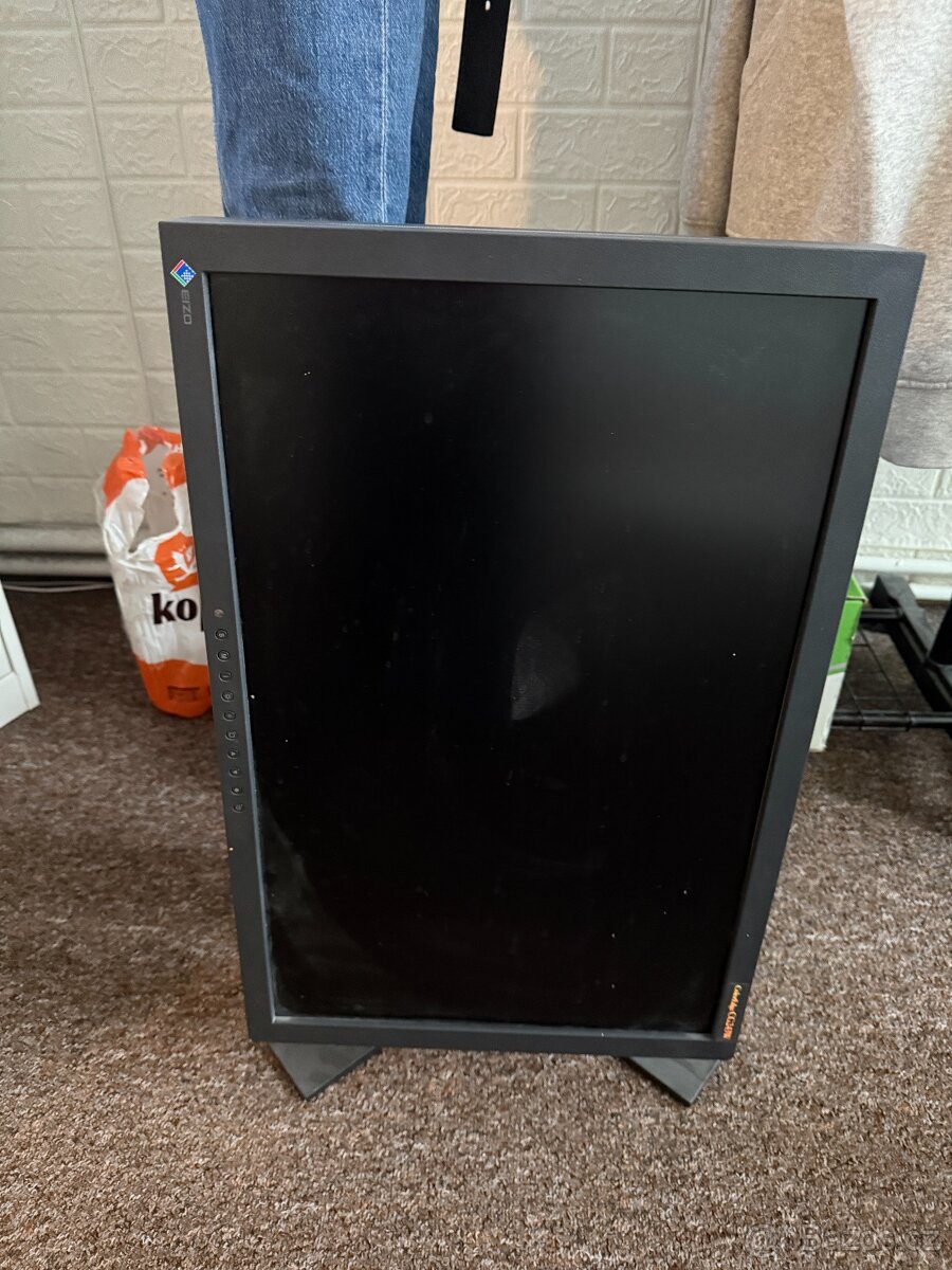 Monitor CG243W - 2
