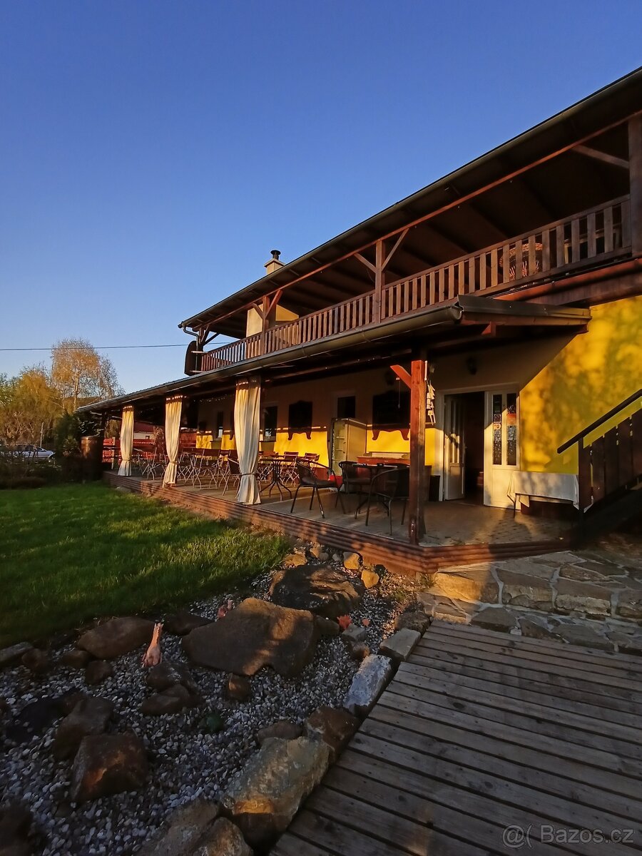 Komerční objekt s restaurací a apartmány - 2