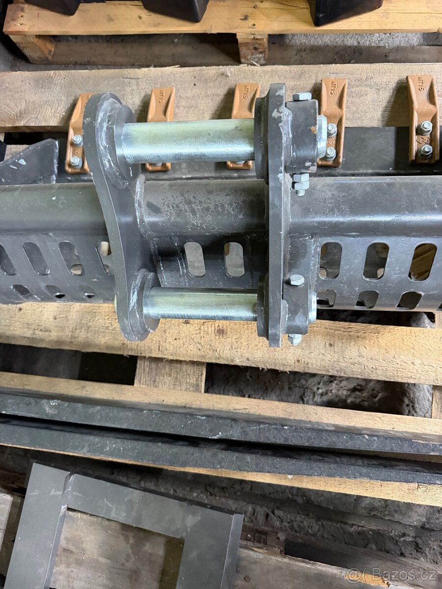 Prosévací lopata pro bagr - 2
