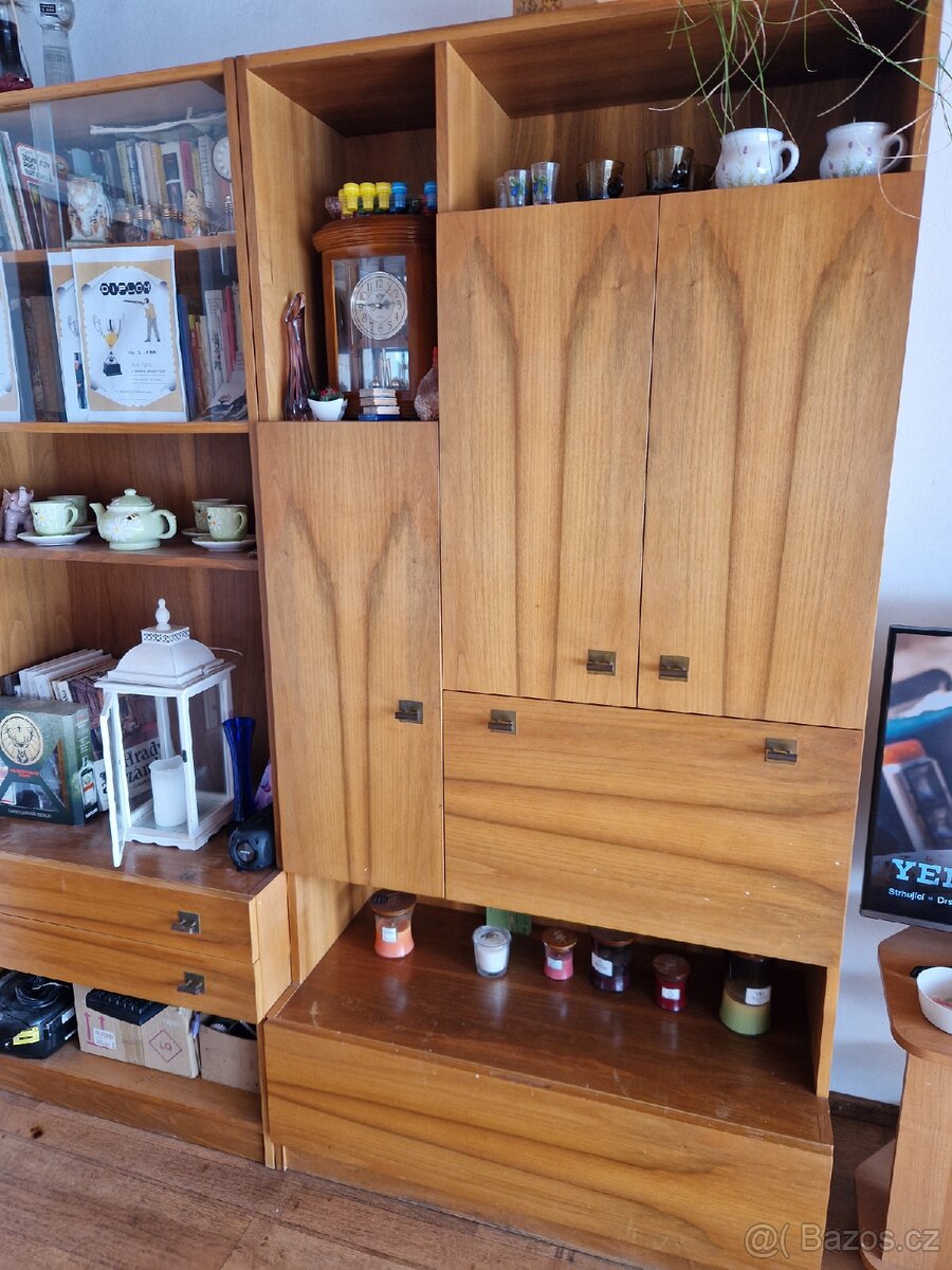 Nábytek za odvoz.. - 2