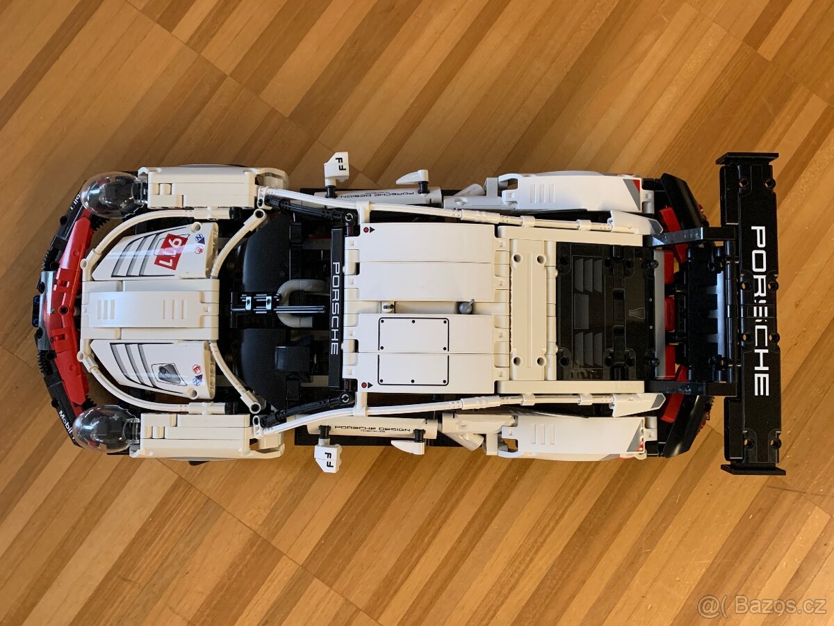 LEGO Technic - Porsche 911 RSR - 2