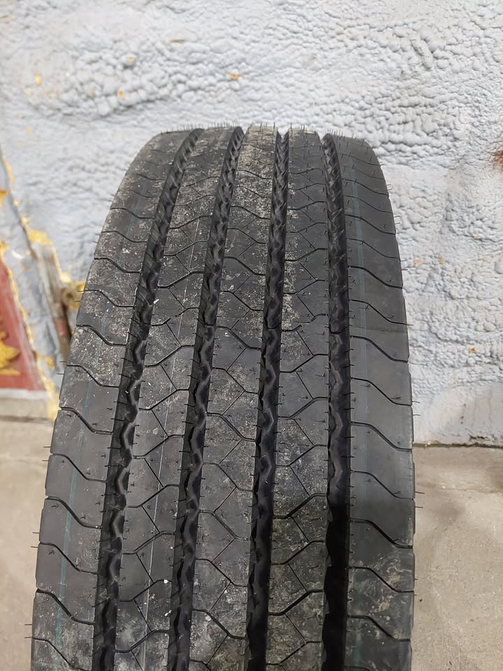 Prodám pneumatiky 275/70 R 22.5 - 2