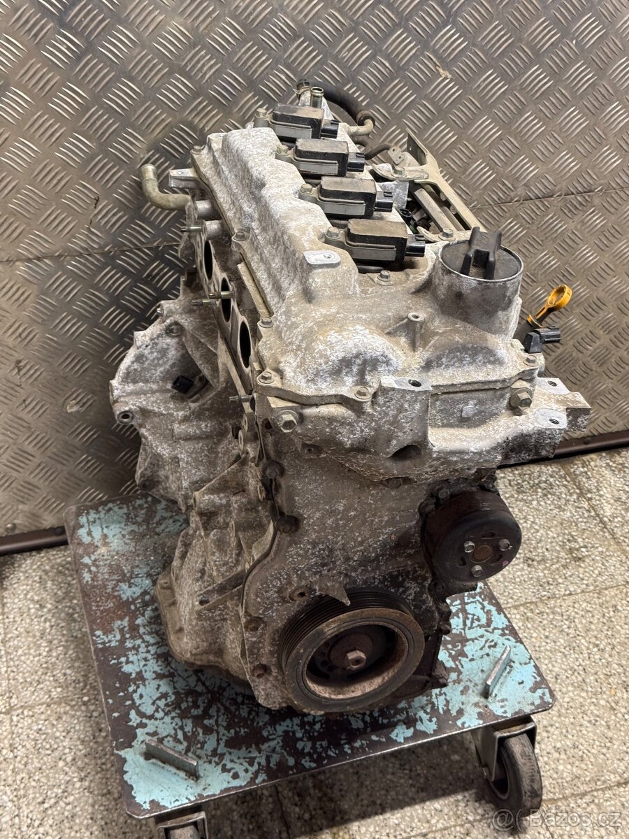 Motor Nissan 1.6i HR16 a další díly - 2