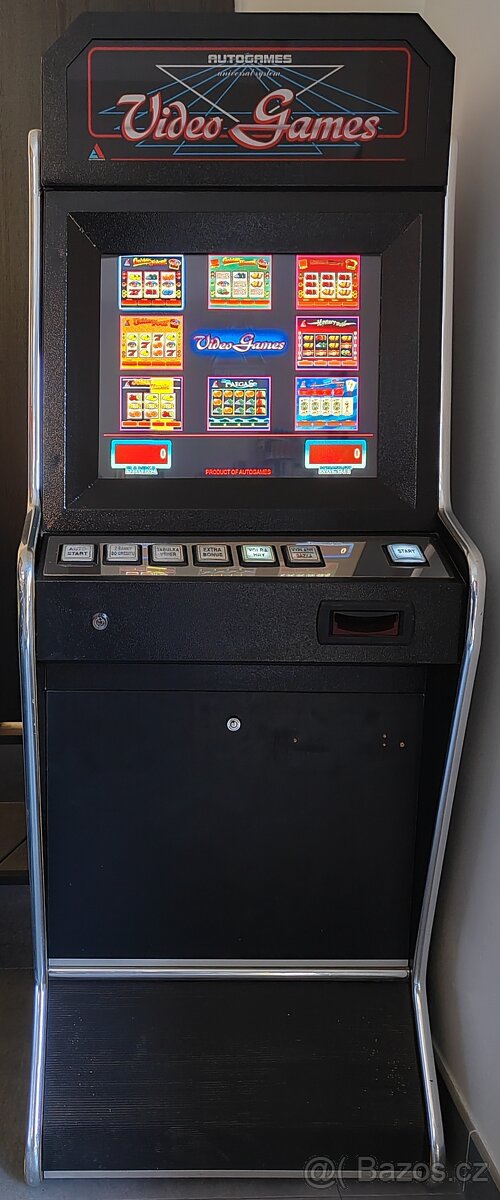 Herní automat Videogames-Autogames 8 her+ klíče - 2