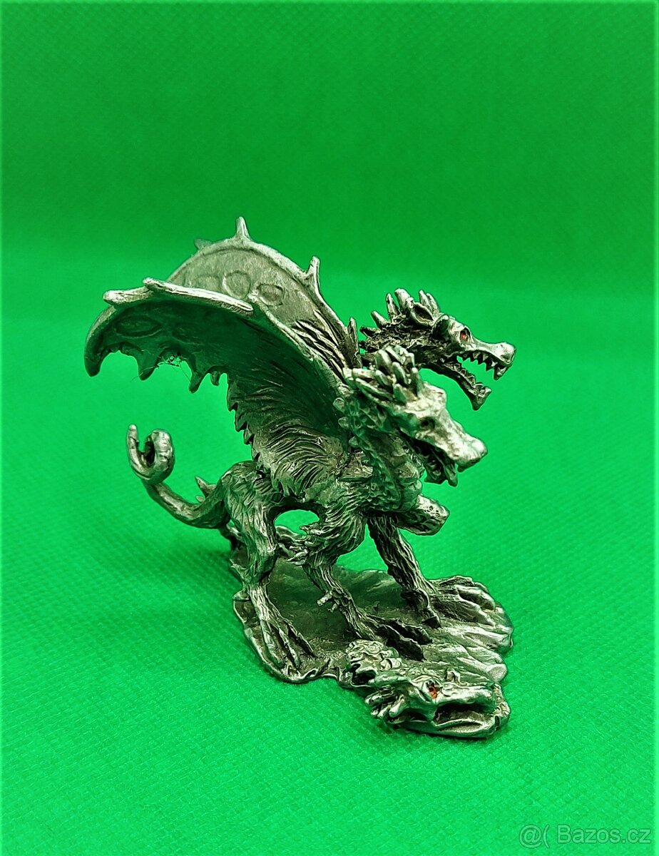sbírka kovových figur draků - 2