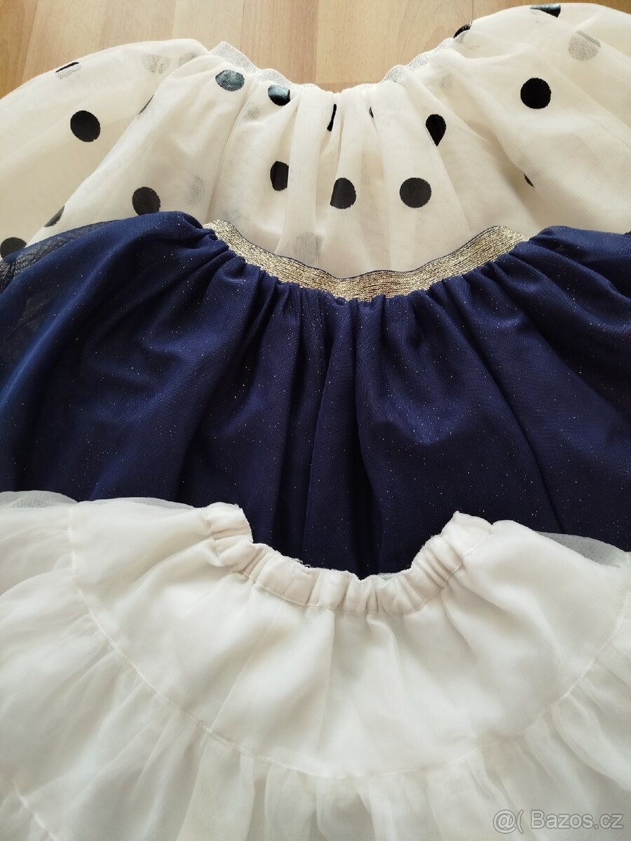 Balíčky kolová sukně H&M, legíny, trička, vel.134 - 2