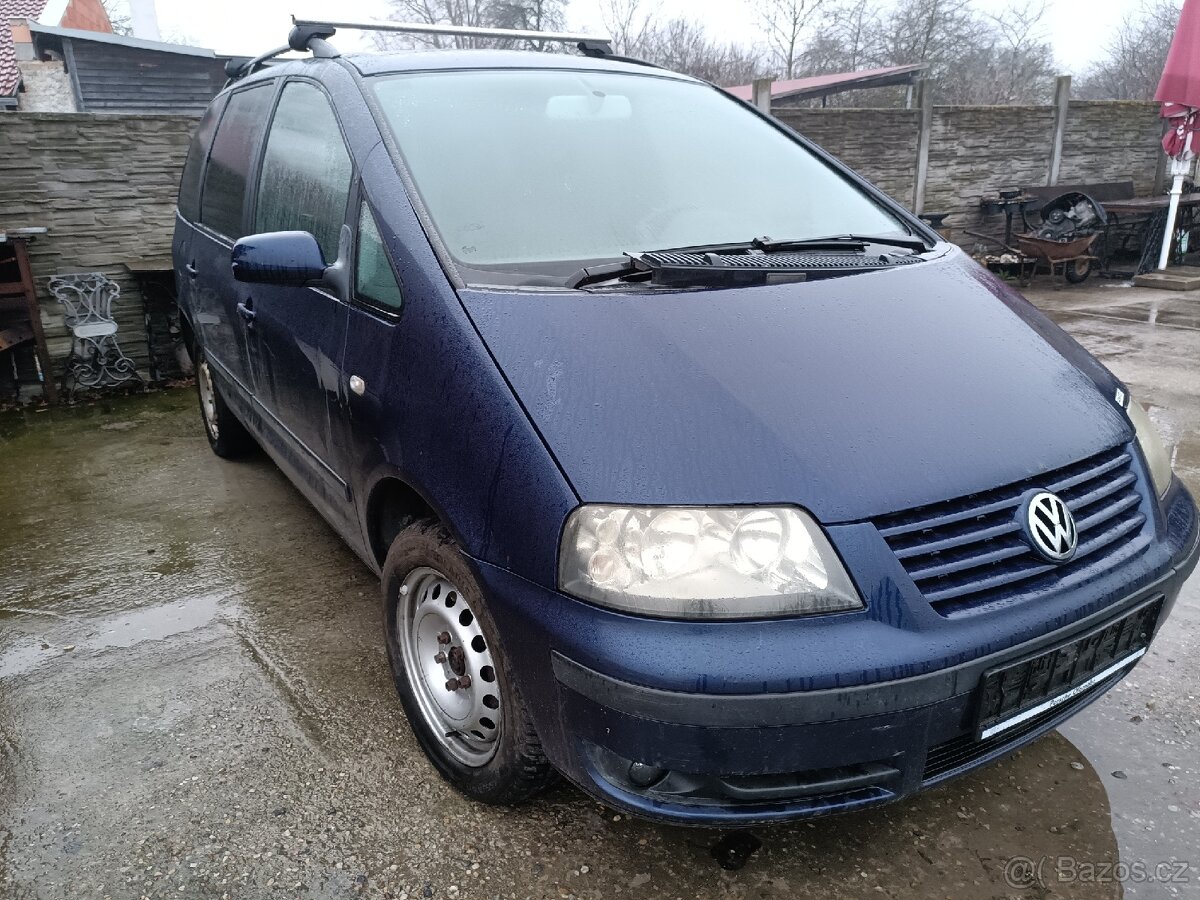 VW Sharan 1.9 TDI 85 kw 7-míst - 2