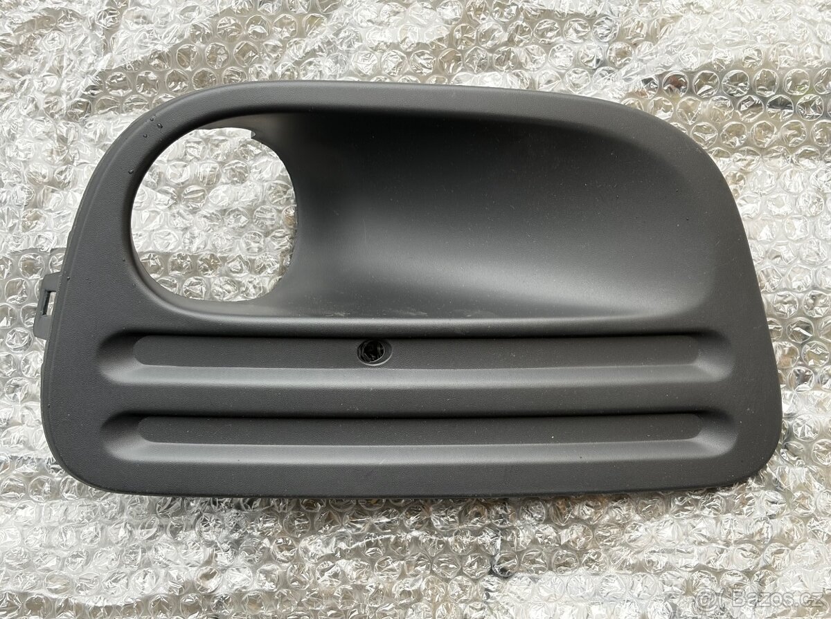 rámeček pravé mlhovky Citroen Berlingo K9 2018-2024 - 2