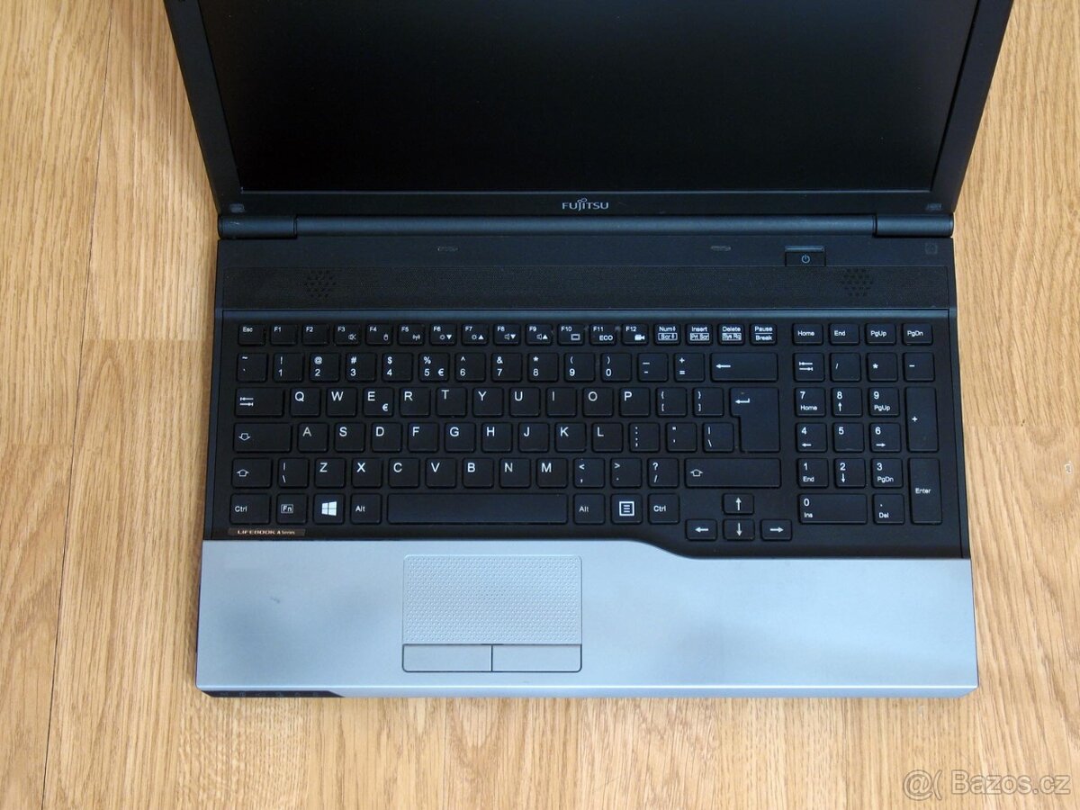 Fujitsu LIFEBOOK A532 - 2