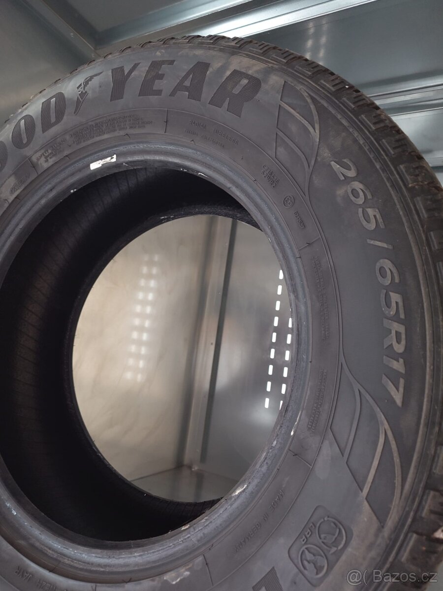 Pneu 265/65R17 - 2