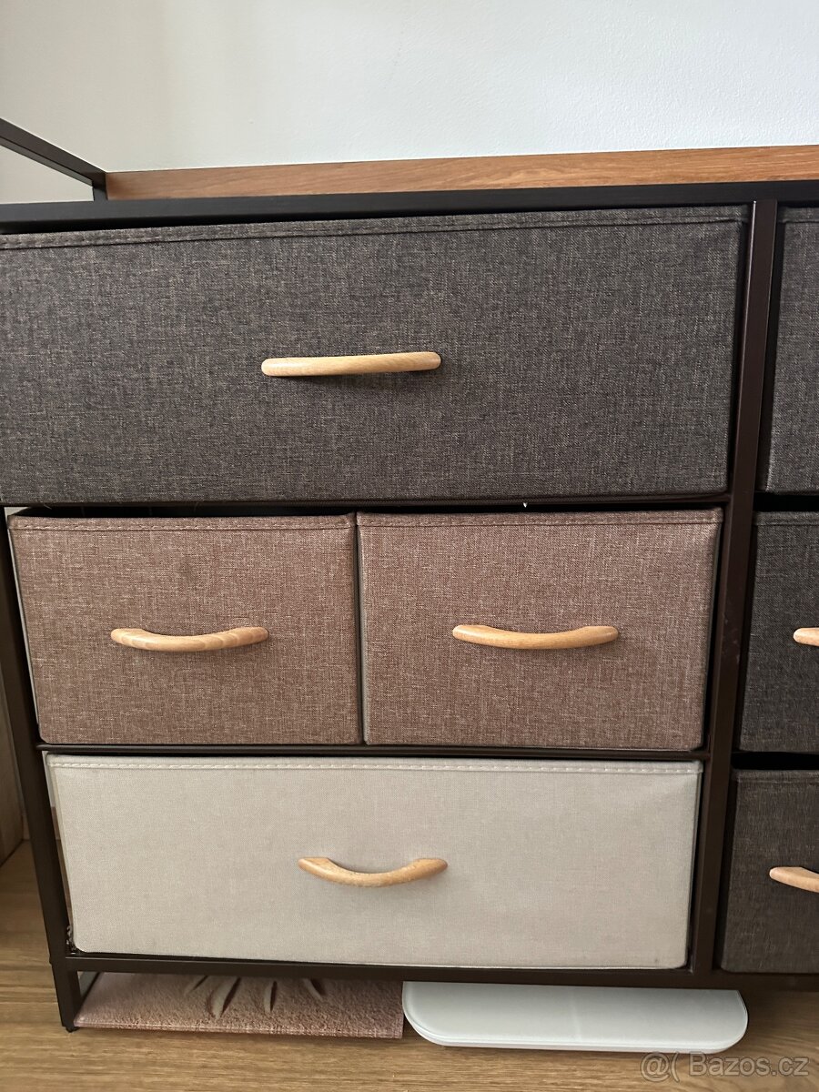 Komoda - 2