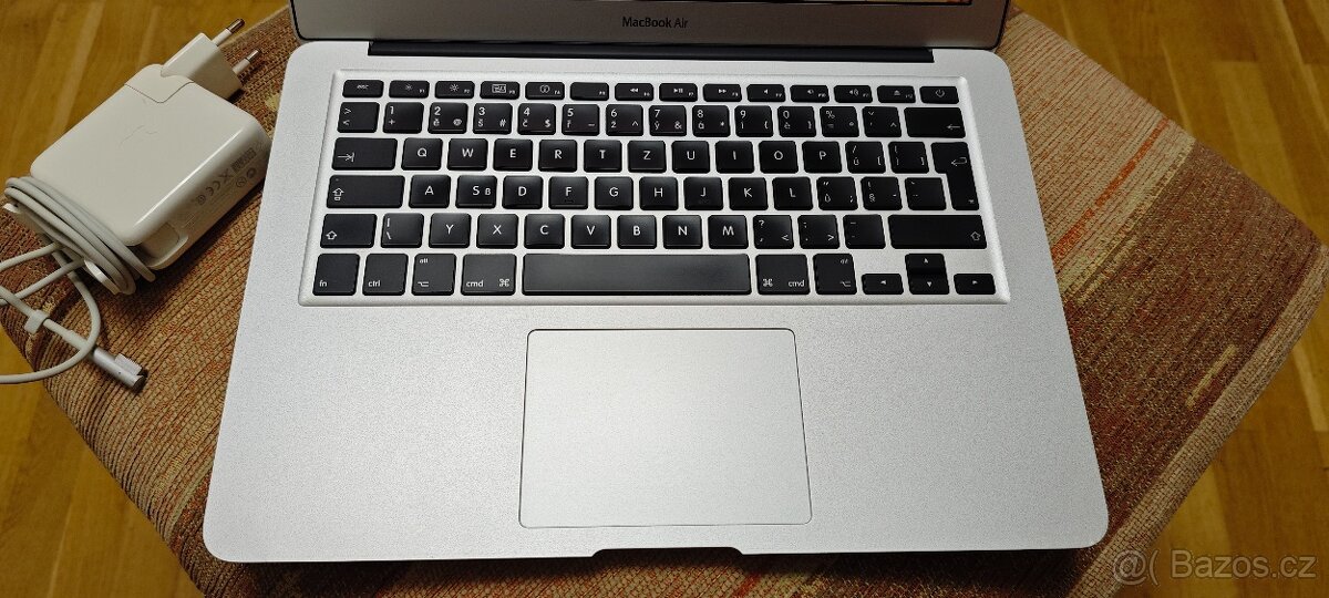 Apple MacBook Air 13" Late-2010 (A1369) - 2