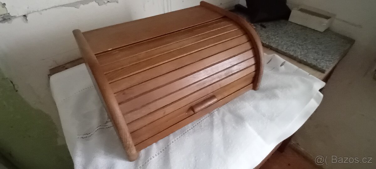 Dřevěný chlebnik - 2