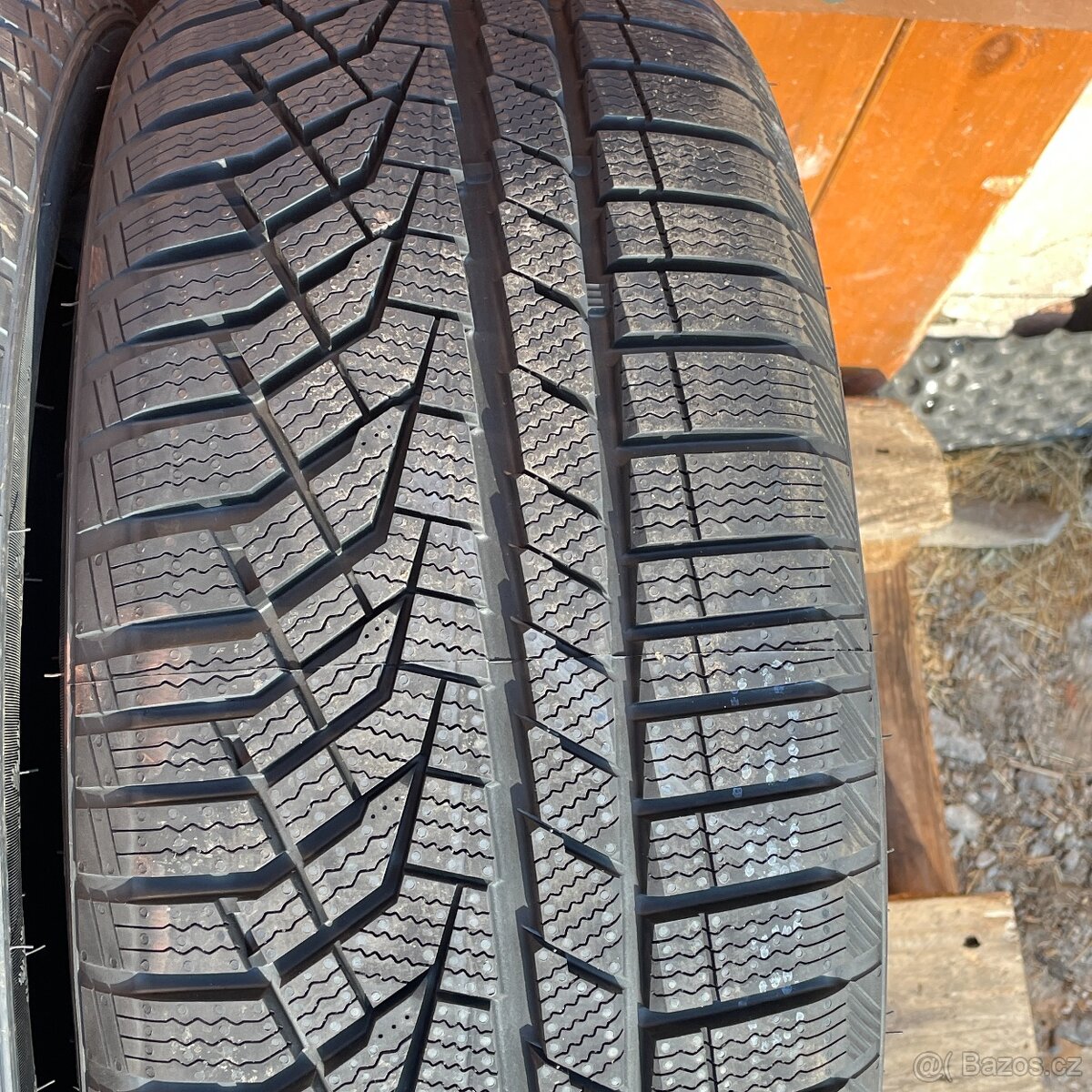 Nove Zimni pneu 215/55 R16 97H XL Sailun - 2